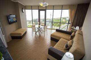 Отель Blue Star Batumi Батуми Апартаменты Делюкс-10
